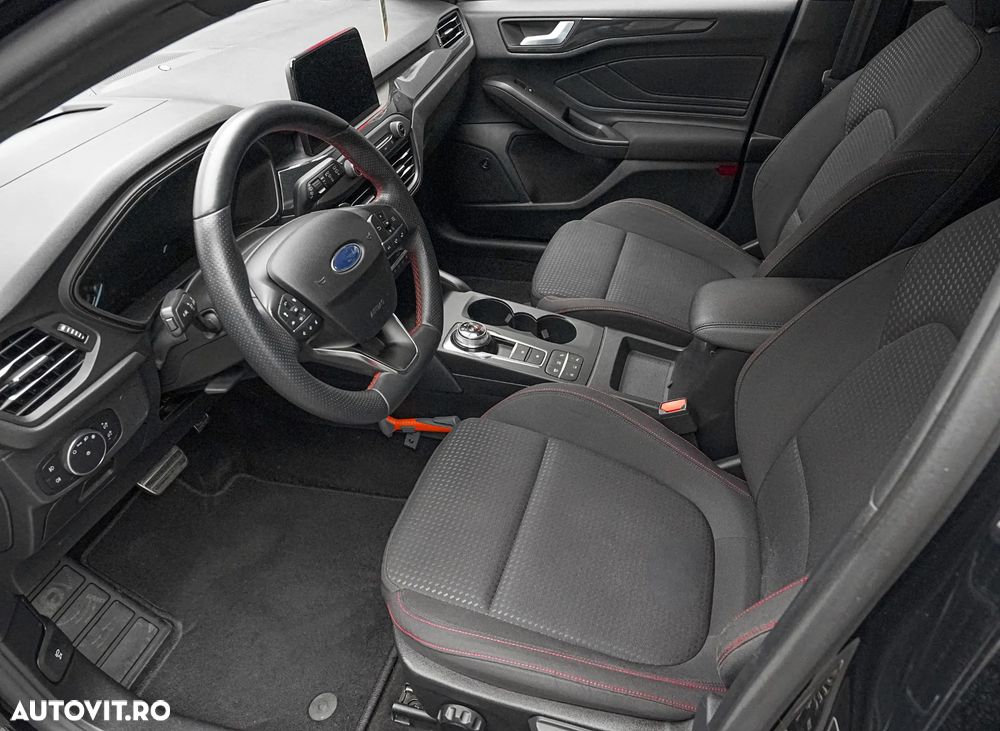 Ford Focus 1.5 EcoBoost ST-Line - 12