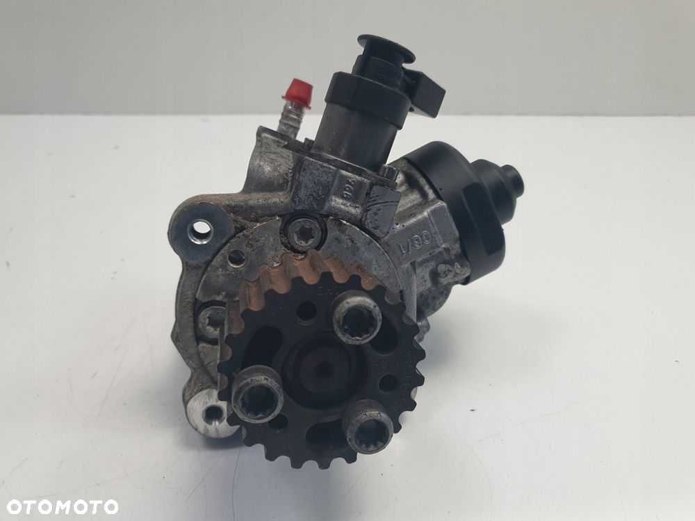 VW Passat B6 2.0 TDI POMPA WTRYSKOWA paliwa - 1