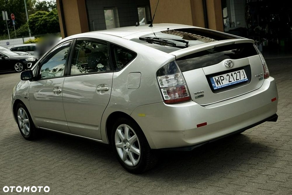 Toyota Prius - 3