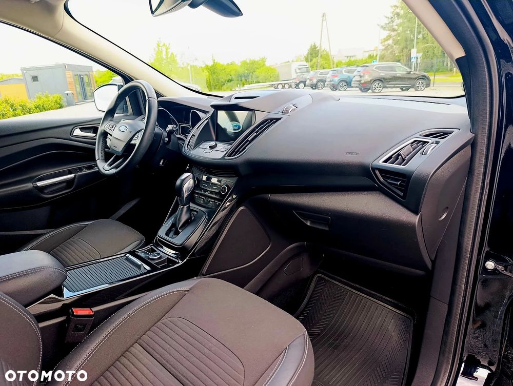 Ford Kuga 2.0 TDCi 2x4 Titanium - 30