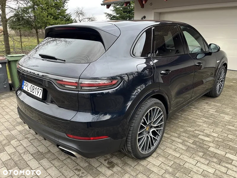 Porsche Cayenne - 4