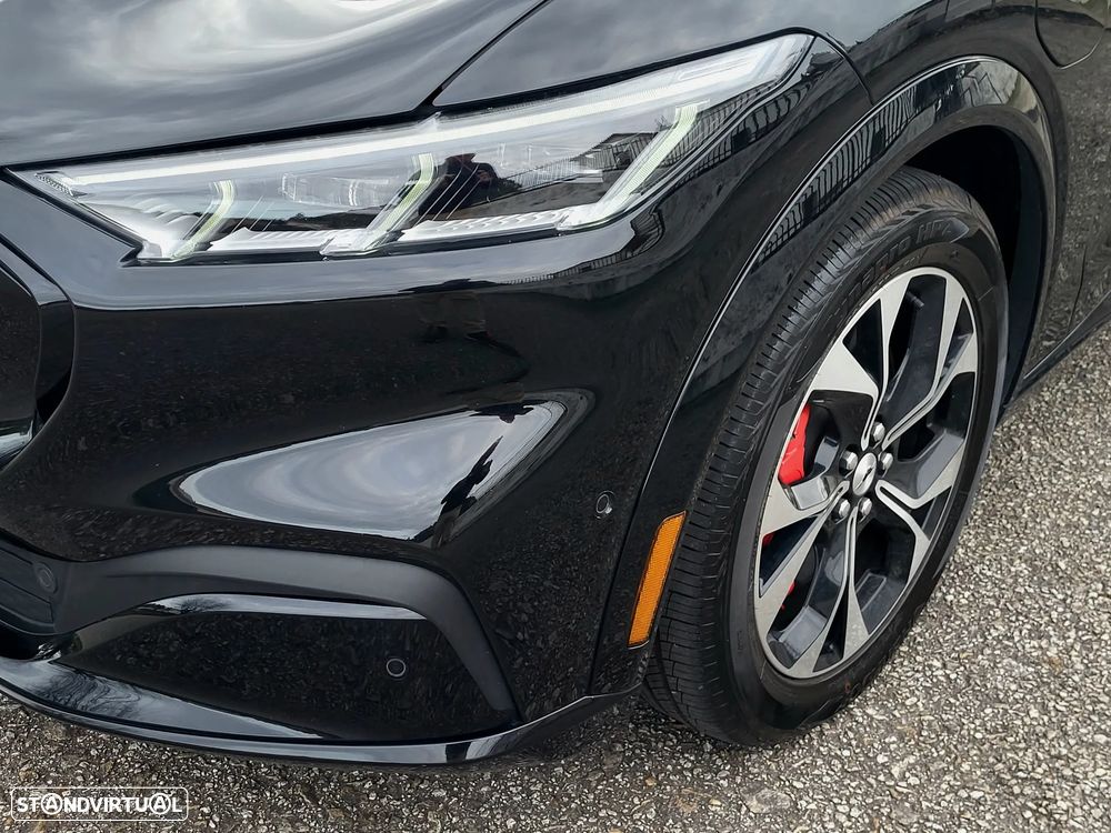 Ford Mustang Mach-E 75.7 kWh Premium AWD - 10