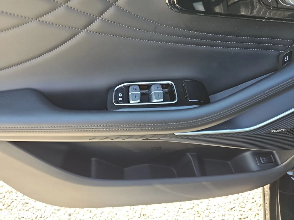 Omoda 9 1.5 Super Hybrid Exclusive AWD - 14