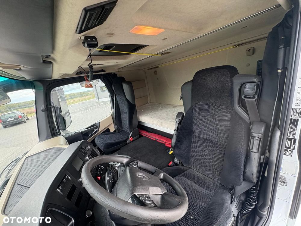 Mercedes-Benz Actros - 17
