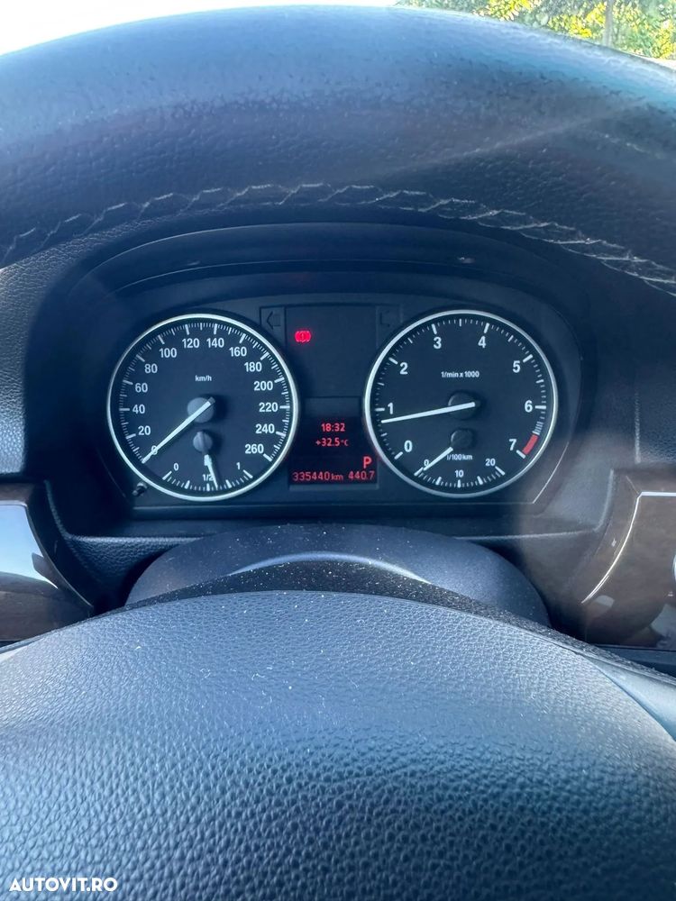 BMW Seria 3 318i Aut. - 14