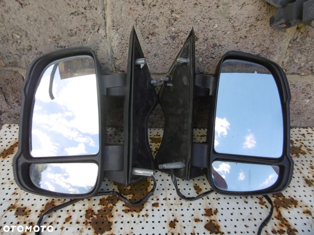 LUSTERKO LEWE PRAWE BOXER DUCATO JUMPER - 1