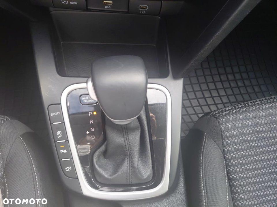 Kia XCeed - 16