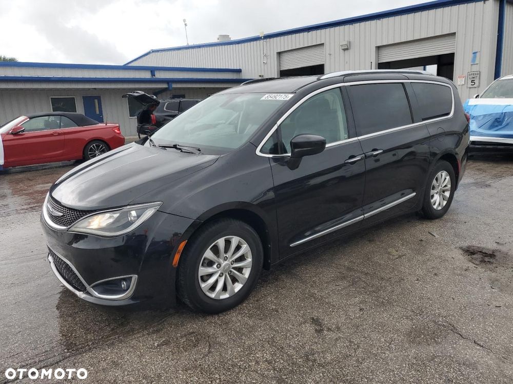 Chrysler Pacifica - 19