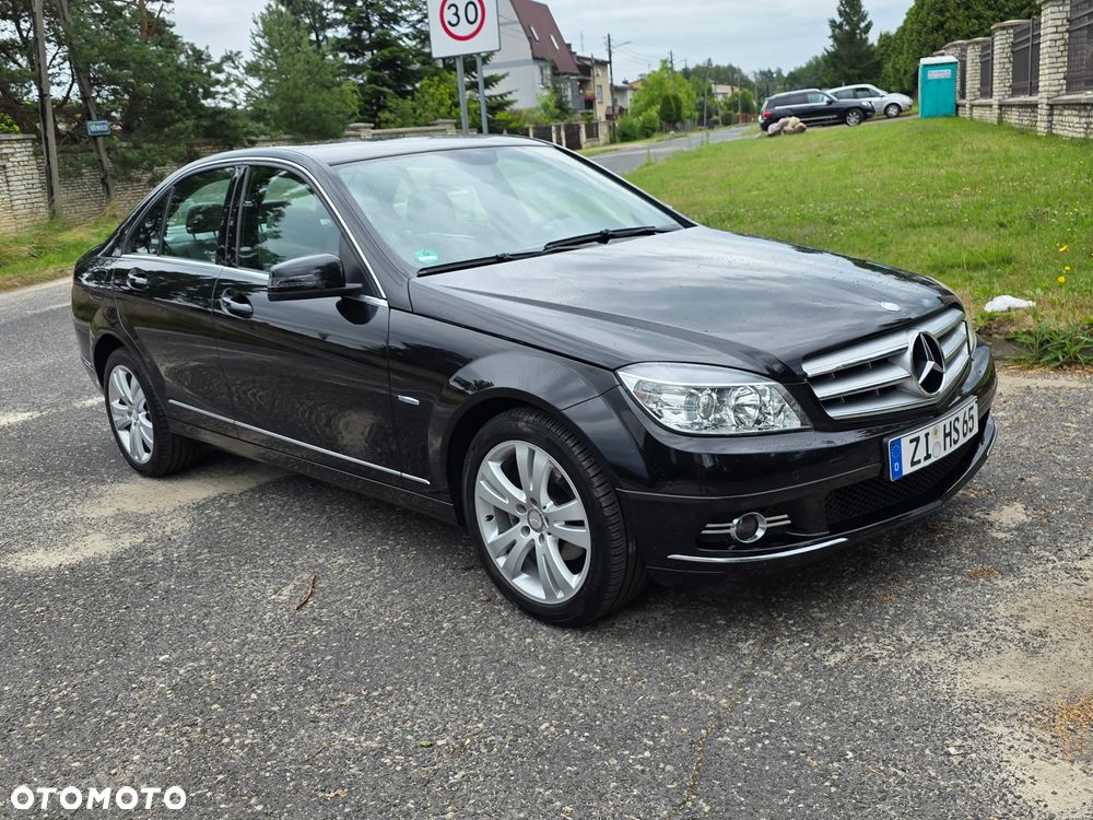 Mercedes-Benz Klasa C 180 CGI Automatik BlueEFFICIENCY Avantgarde - 17