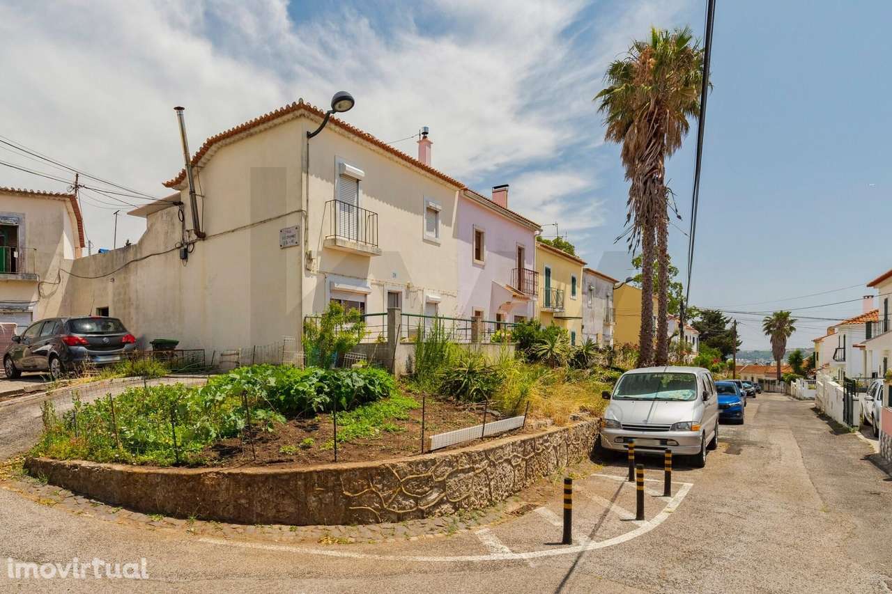 Moradia com Potencial para Remodelação na Ajuda, Lisboa - Grande imagem: 2/24