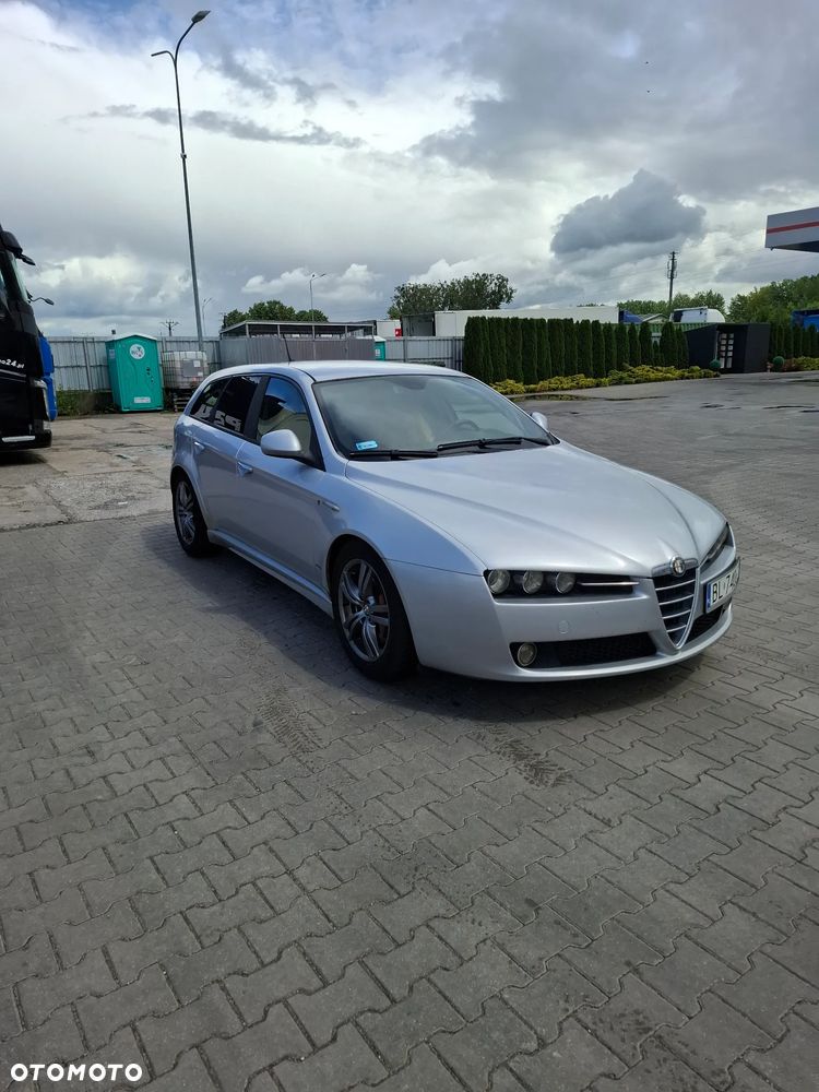 Alfa Romeo 159 - 2