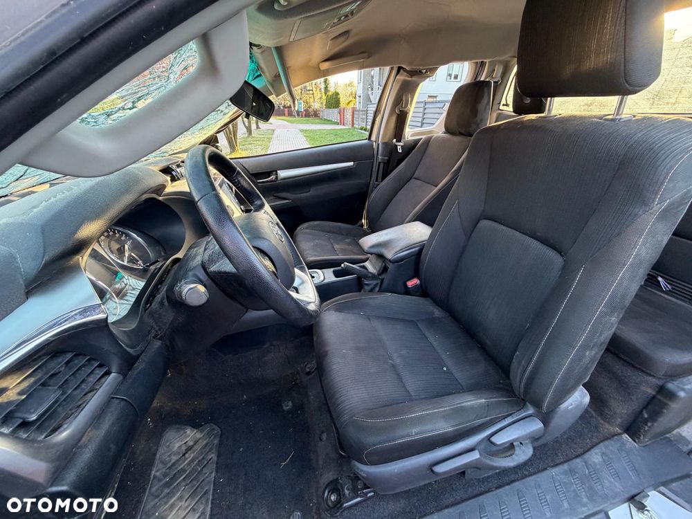 Toyota Hilux 4x4 Extra Cab Autm Executive - 10