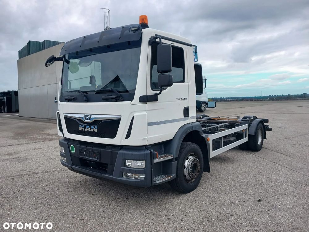 MAN TGM 15.250 4x2 BL Rama do zabudowy/ Manual/ Blokada/ Przystawka PTO/ Klima/ Wywrotka/ Kipper/ Kiper/ Beczka/ Hakowiec/ Euro 6 / Sprowadzony - 1