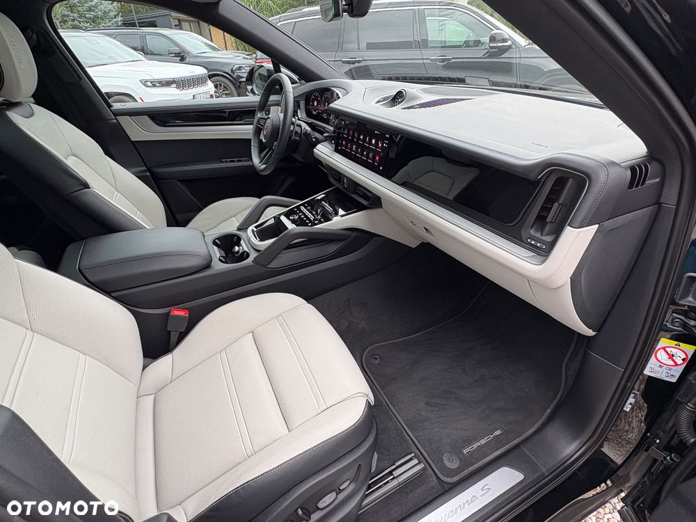Porsche Cayenne - 25