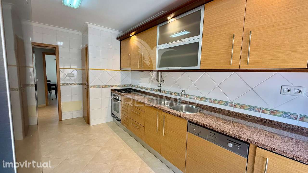 Apartamento T2, parqueamento, e arrecadação, Lavradio, Barre - Grande imagem: 4/39