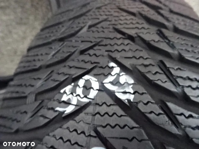 195/60/R16C 99/97T GOODYEAR ULTRA GRIP 8 - 9