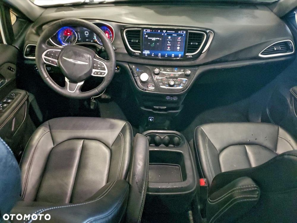 Chrysler Pacifica - 7