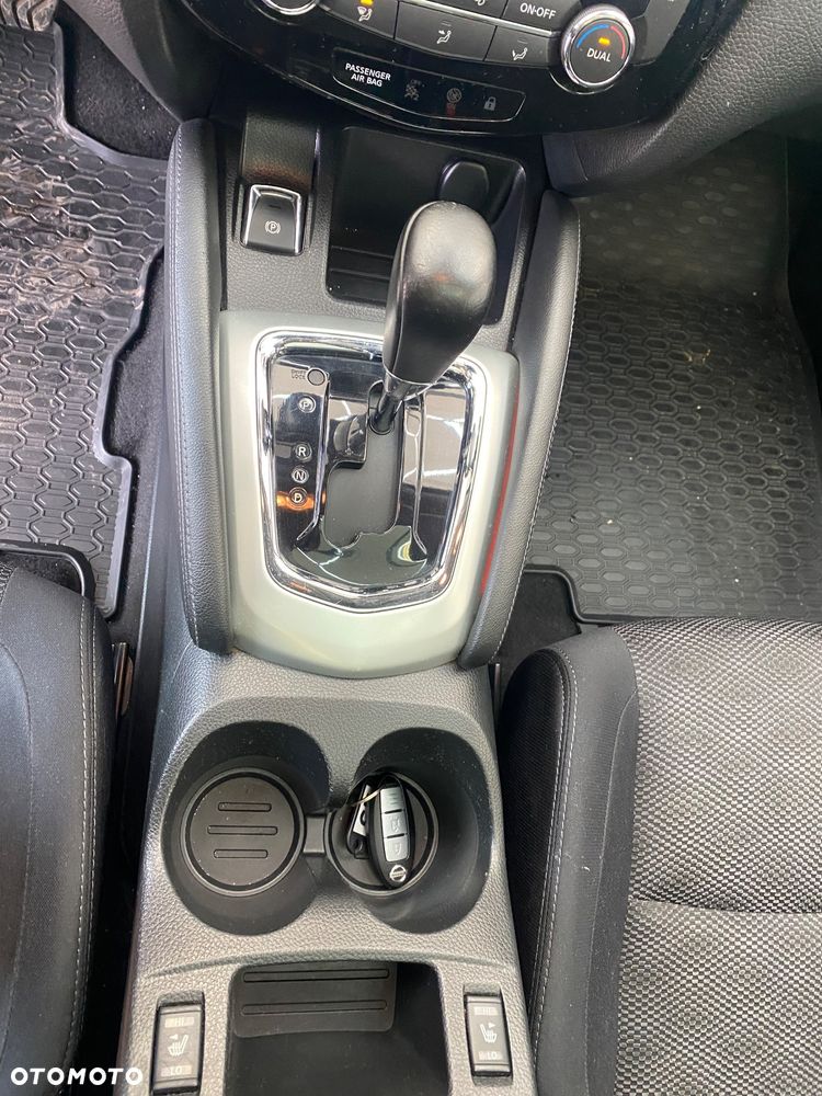 Nissan Qashqai 1.2 DIG-T Tekna Xtronic - 28