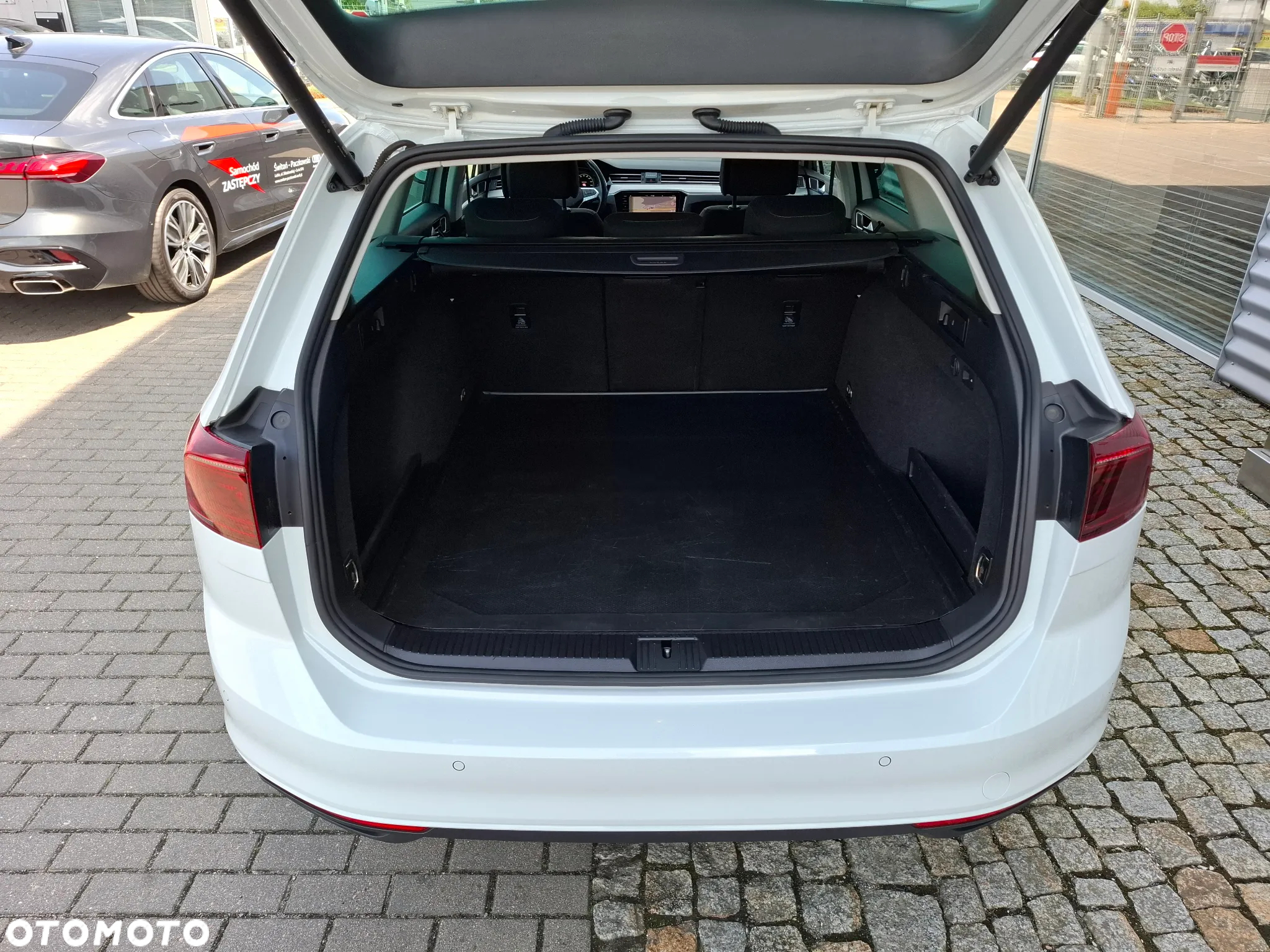 Volkswagen Passat Variant 2.0 TDI SCR DSG Business - 9