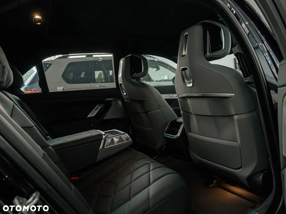 BMW Seria 7 - 15