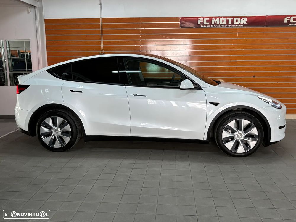 Tesla Model Y RWD - 4