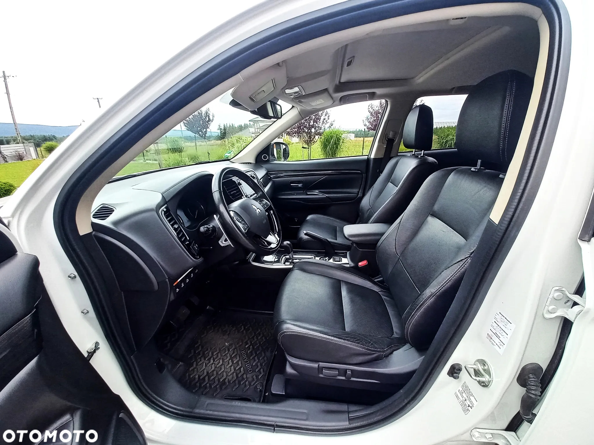 Mitsubishi Outlander 2.0 Intense + Navi 4WD CVT - 10
