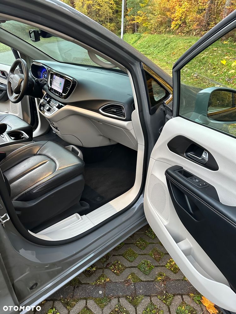 Chrysler Pacifica - 9