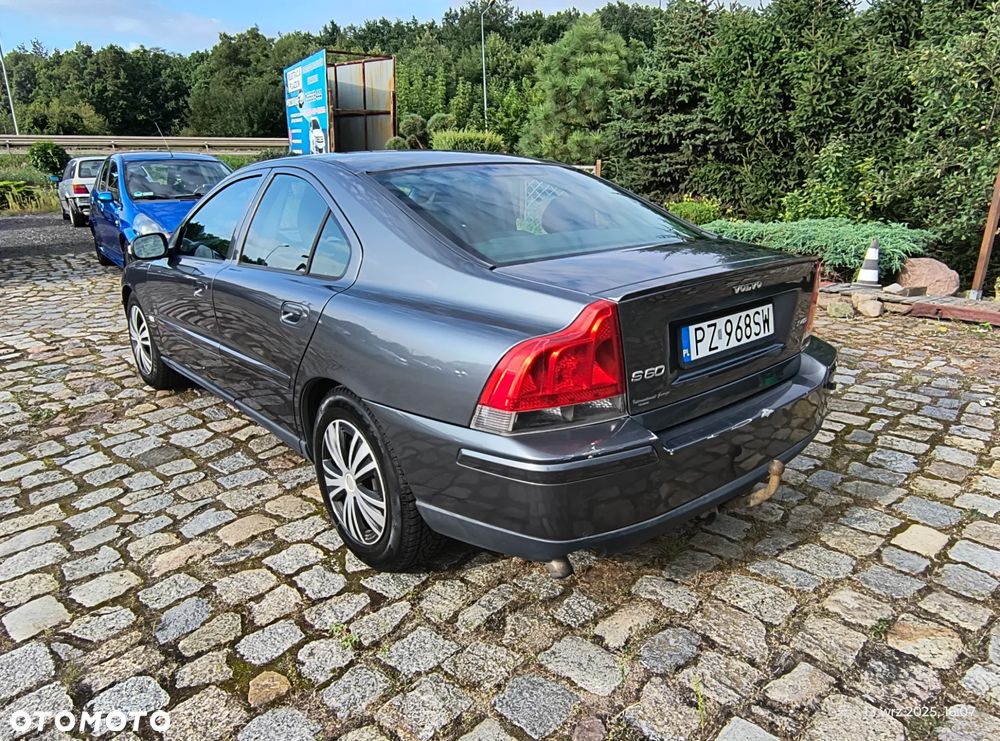 Volvo S60 2.4D Momentum - 4
