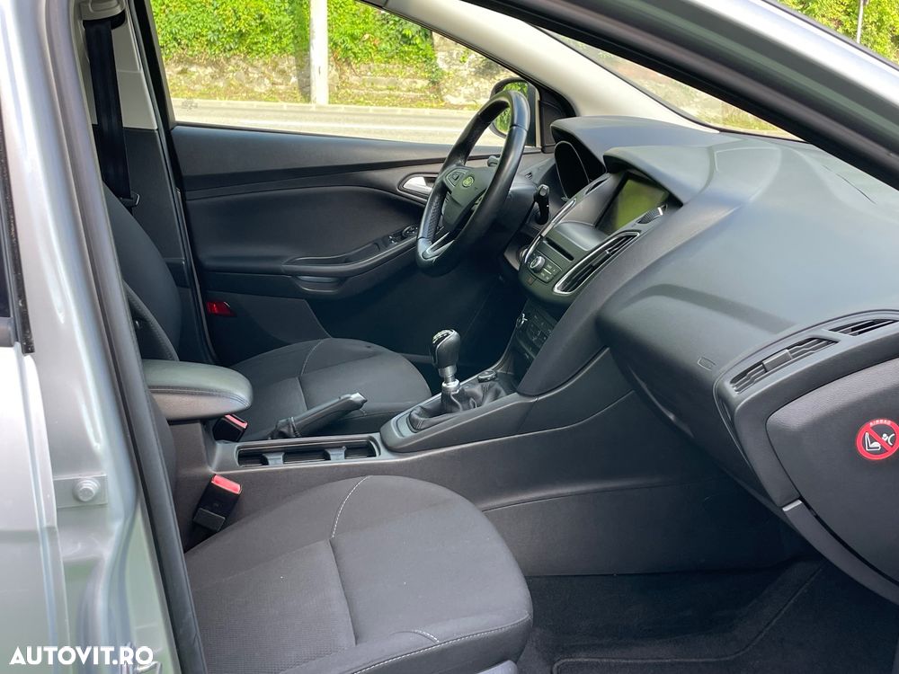 Ford Focus - 8
