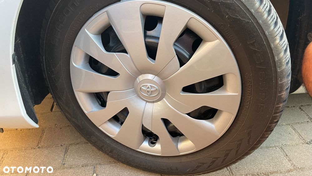 Toyota Yaris 1.0 Active EU6 - 16