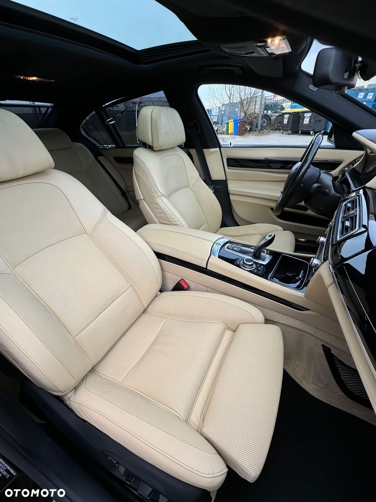 BMW Seria 7 740d xDrive - 12