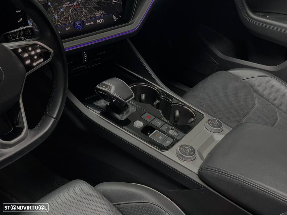 VW Touareg 3.0 TSI e-Hybrid Plus - 24