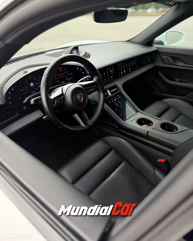Porsche Taycan Cross Turismo - 6