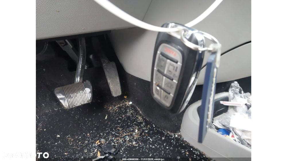 Chrysler Pacifica - 16