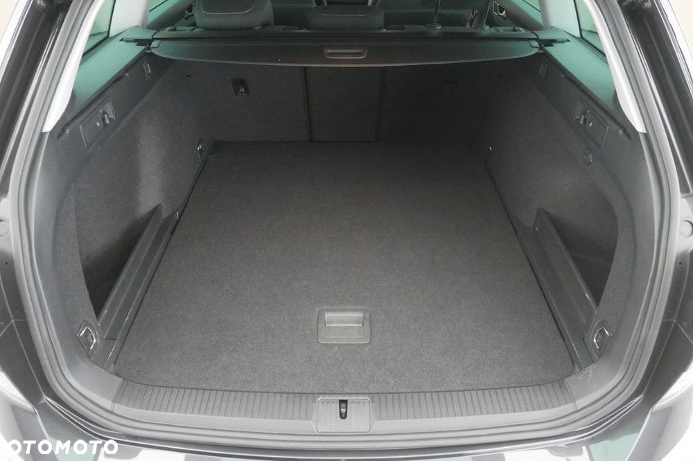 Volkswagen Passat Variant - 16