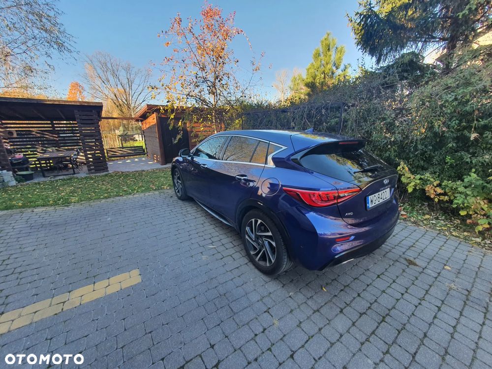 Infiniti Q30 2.2d DCT AWD City Black Edition - 8