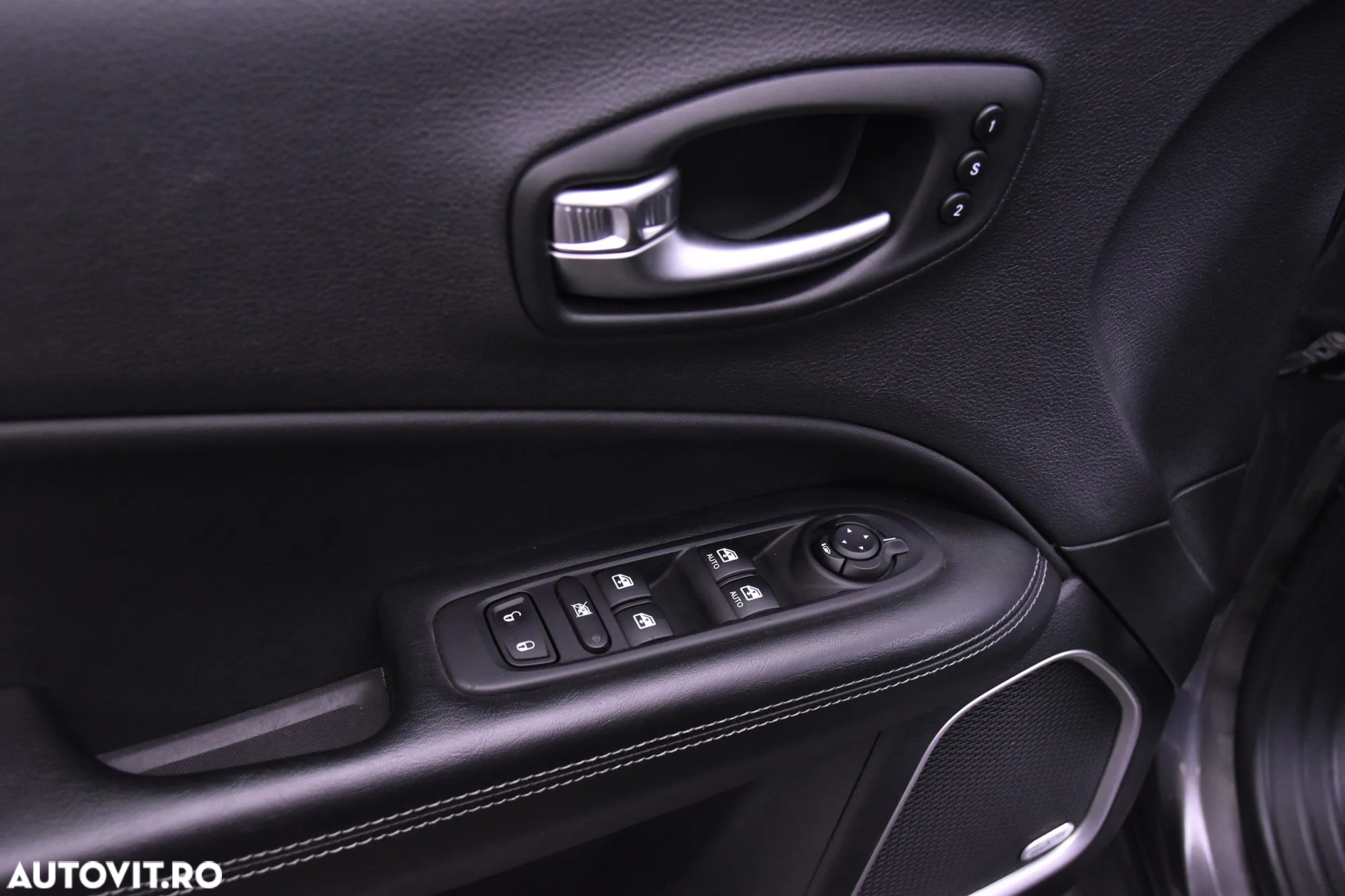 Jeep Compass 1.3T 4xe AT6 PHEV S - 14