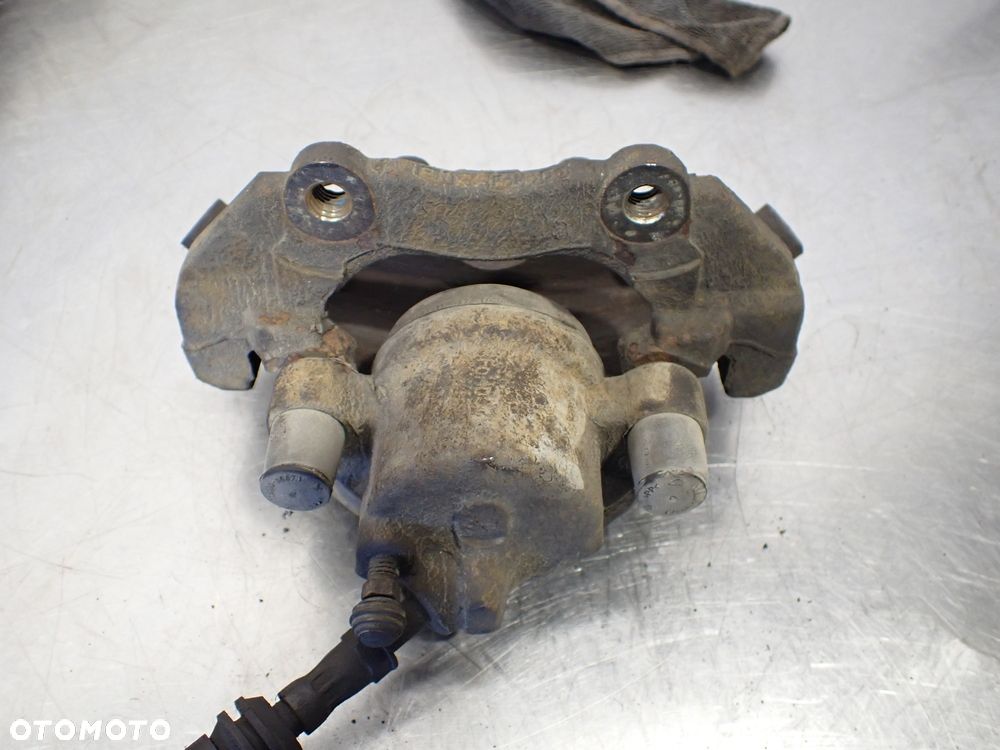 ZACISK HAMULCA PRAWY PRZÓD VOLVO S40 II 2.0 - 5