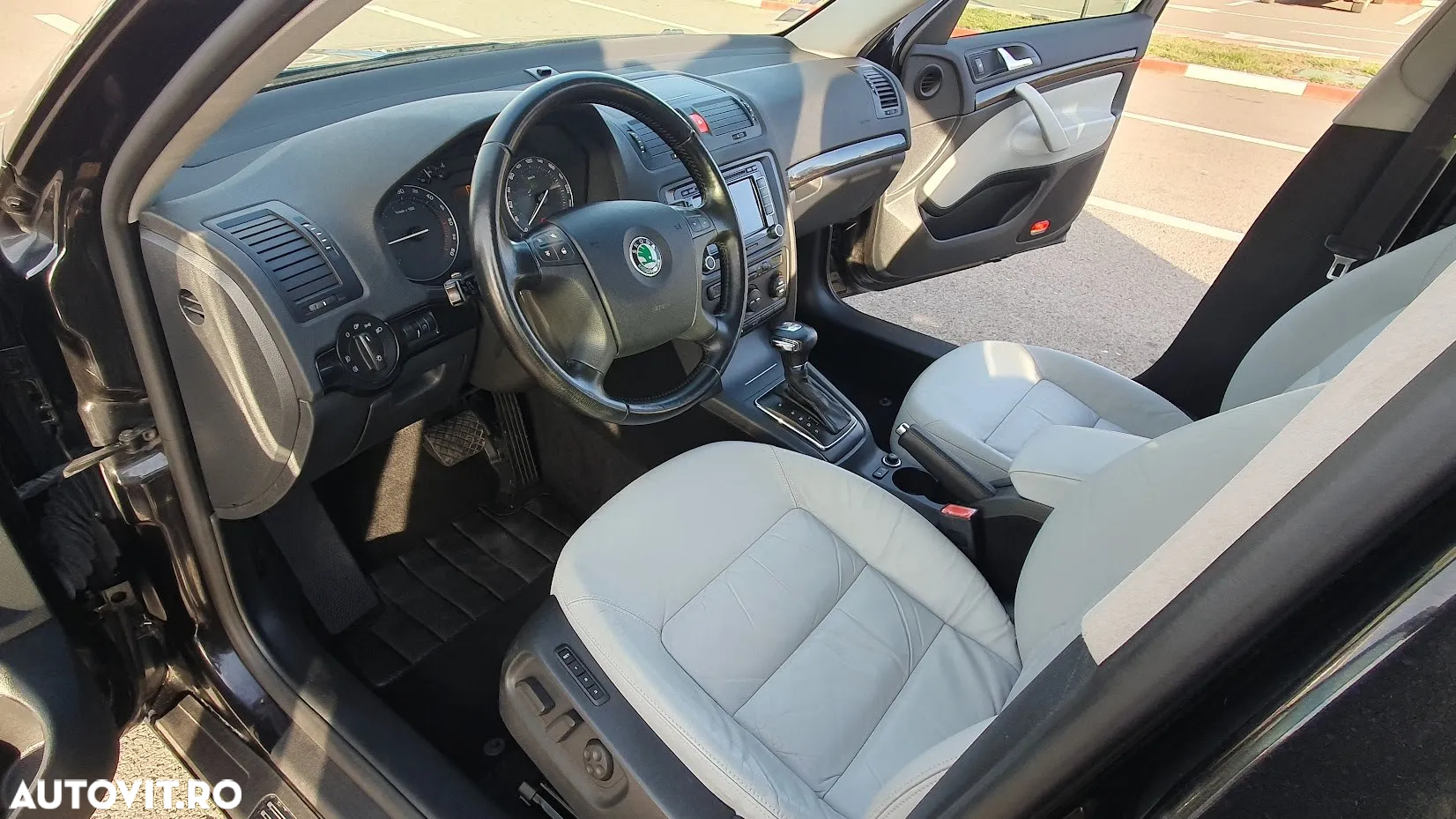 Skoda Octavia 2.0 TDI DSG Laurin & Klement - 15