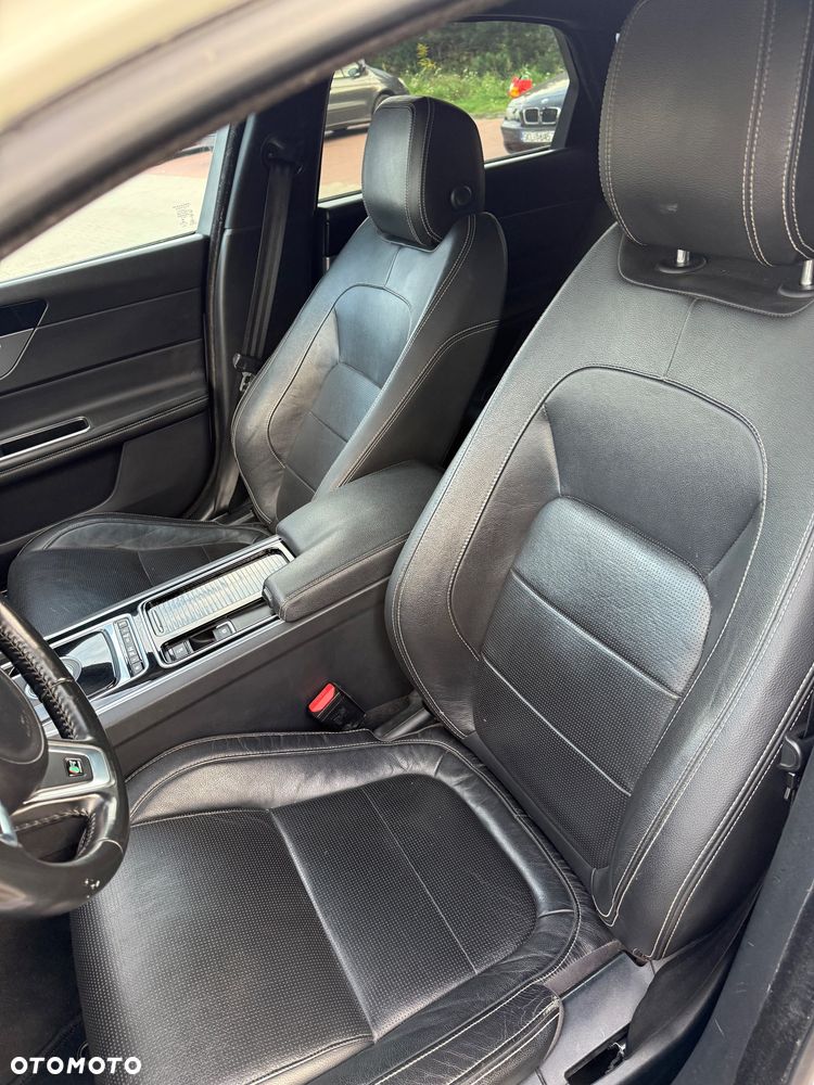 Jaguar XF 3.0 V6 AWD Pure - 12