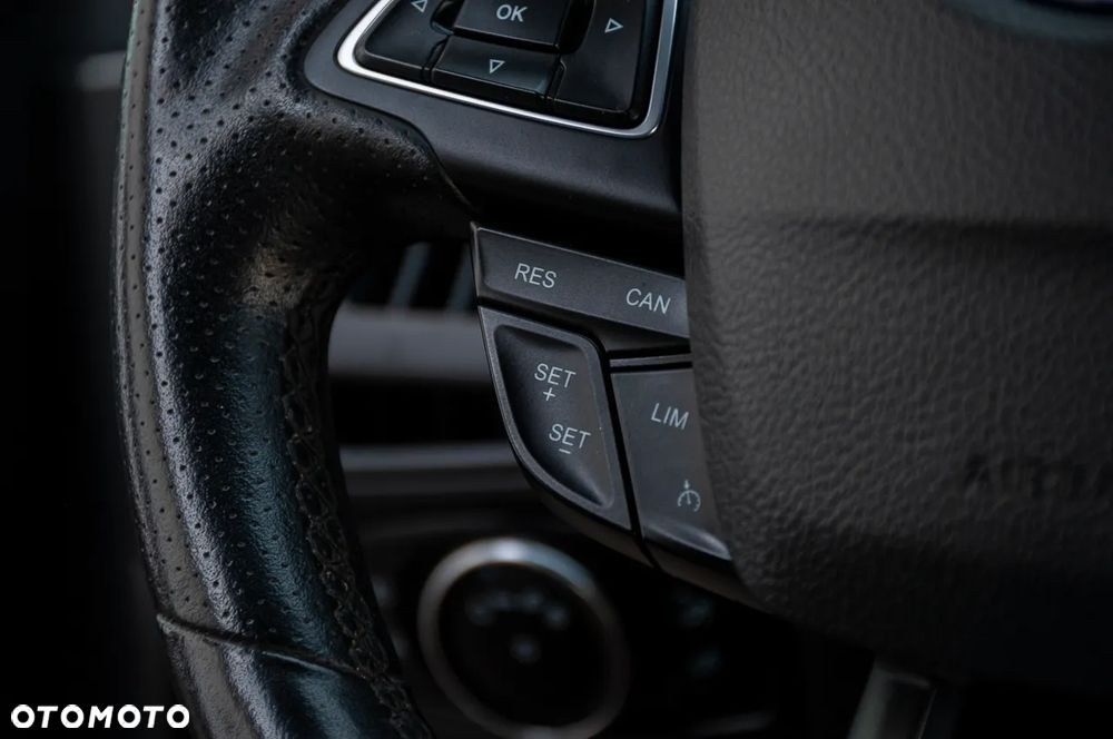 Ford Focus 2.0 TDCi ST-2 PowerShift - 37