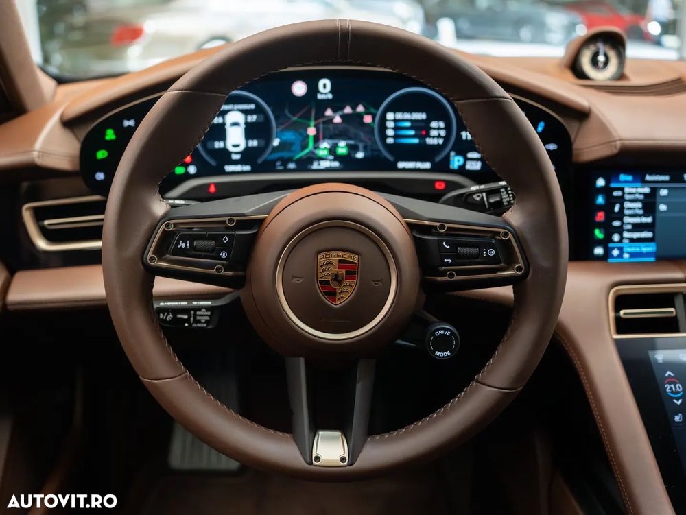 Porsche Taycan - 11