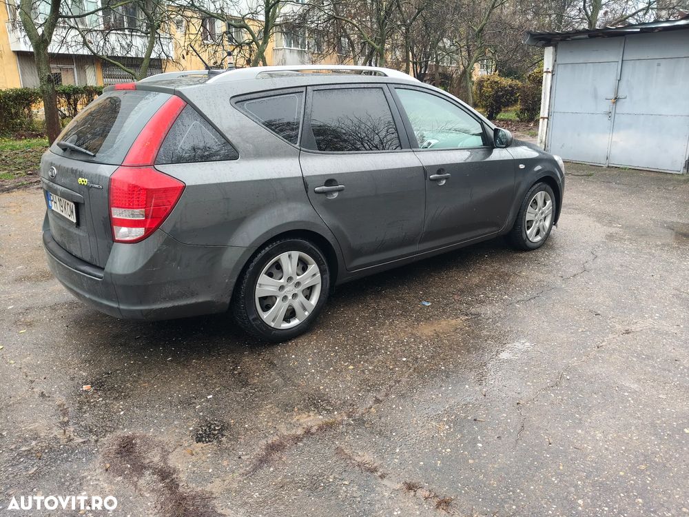 Kia Ceed 1.6 CRDi SW ISG Spirit - 12