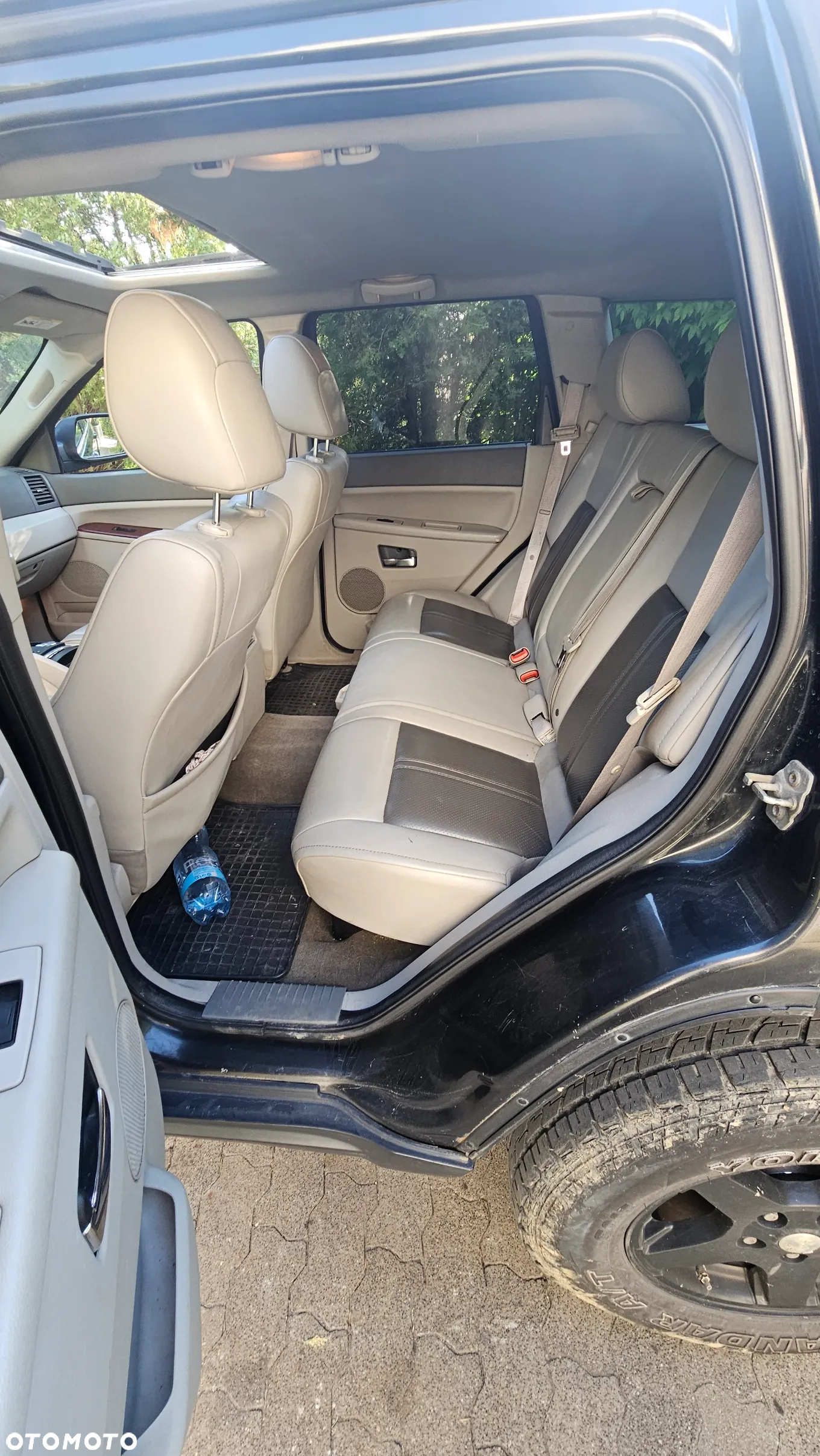 Jeep Grand Cherokee 4.7 Overland - 8