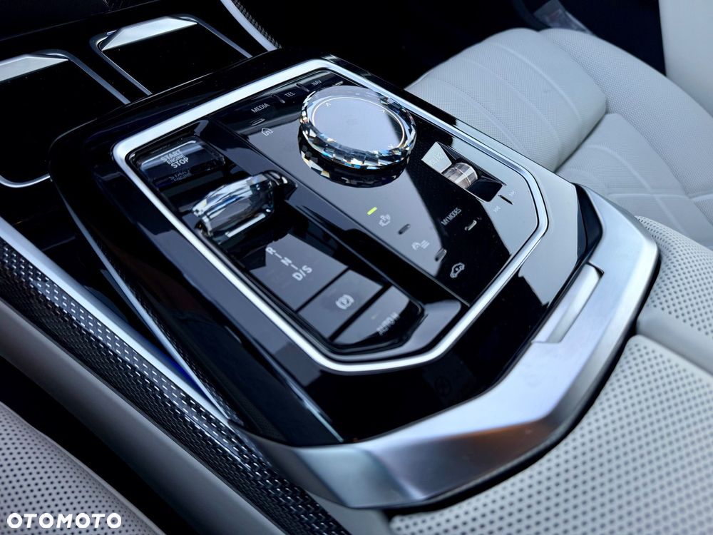 BMW Seria 7 740d xDrive - 15
