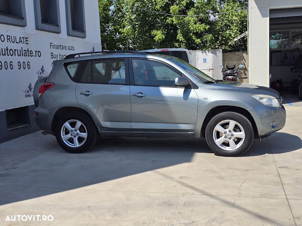 Toyota RAV4 - 18