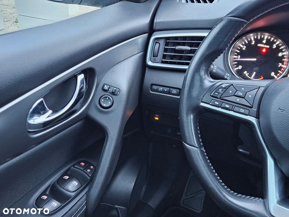 Nissan Qashqai 1.2 DIG-T N-Connecta Xtronic EU6 - 18