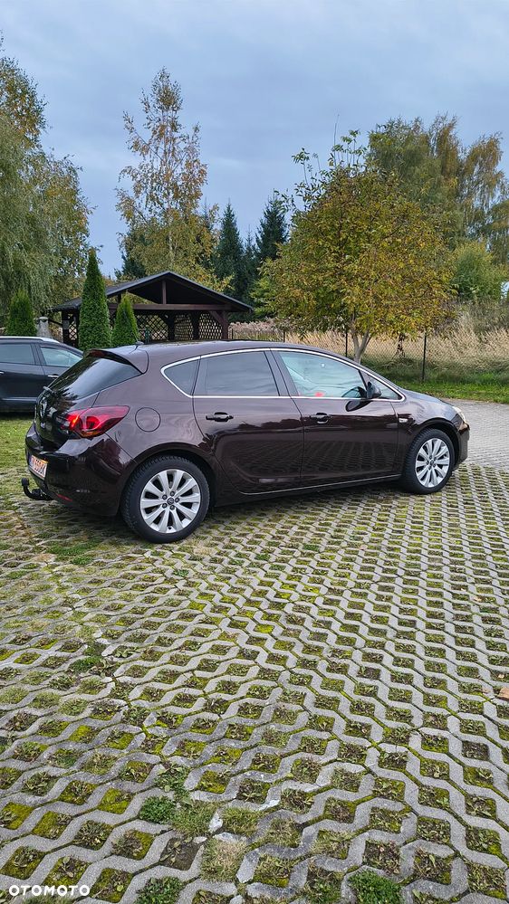 Opel Astra 2012 photo 3
