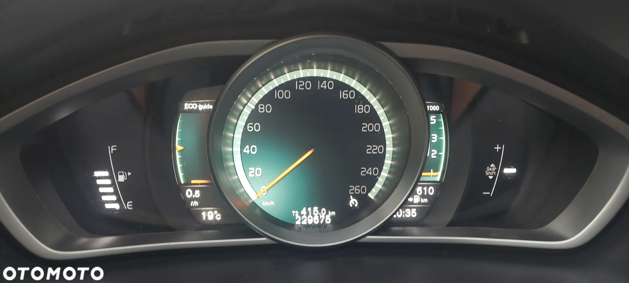 Volvo V40 D3 Momentum - 8