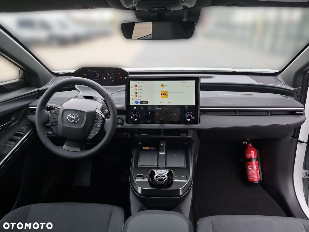 Toyota C-HR+ - 12